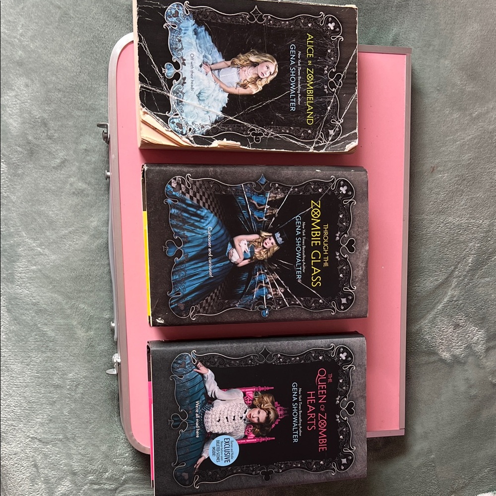 Alice in Zombieland series